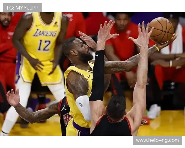 湖人双星联手逆转勇士 展现季后赛强势统治力