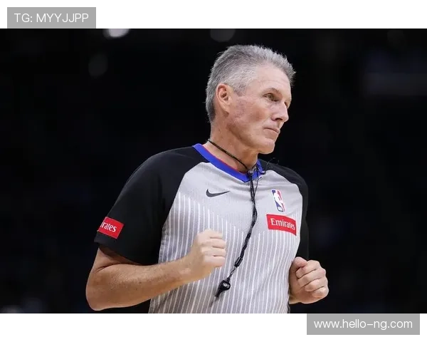 NBA裁判吹罚争议持续升级多位球员教练公开发声联盟公信力再遭质疑 NBA裁判吹罚争议持续升级多位球员教练公开发声联盟公信力再遭质疑